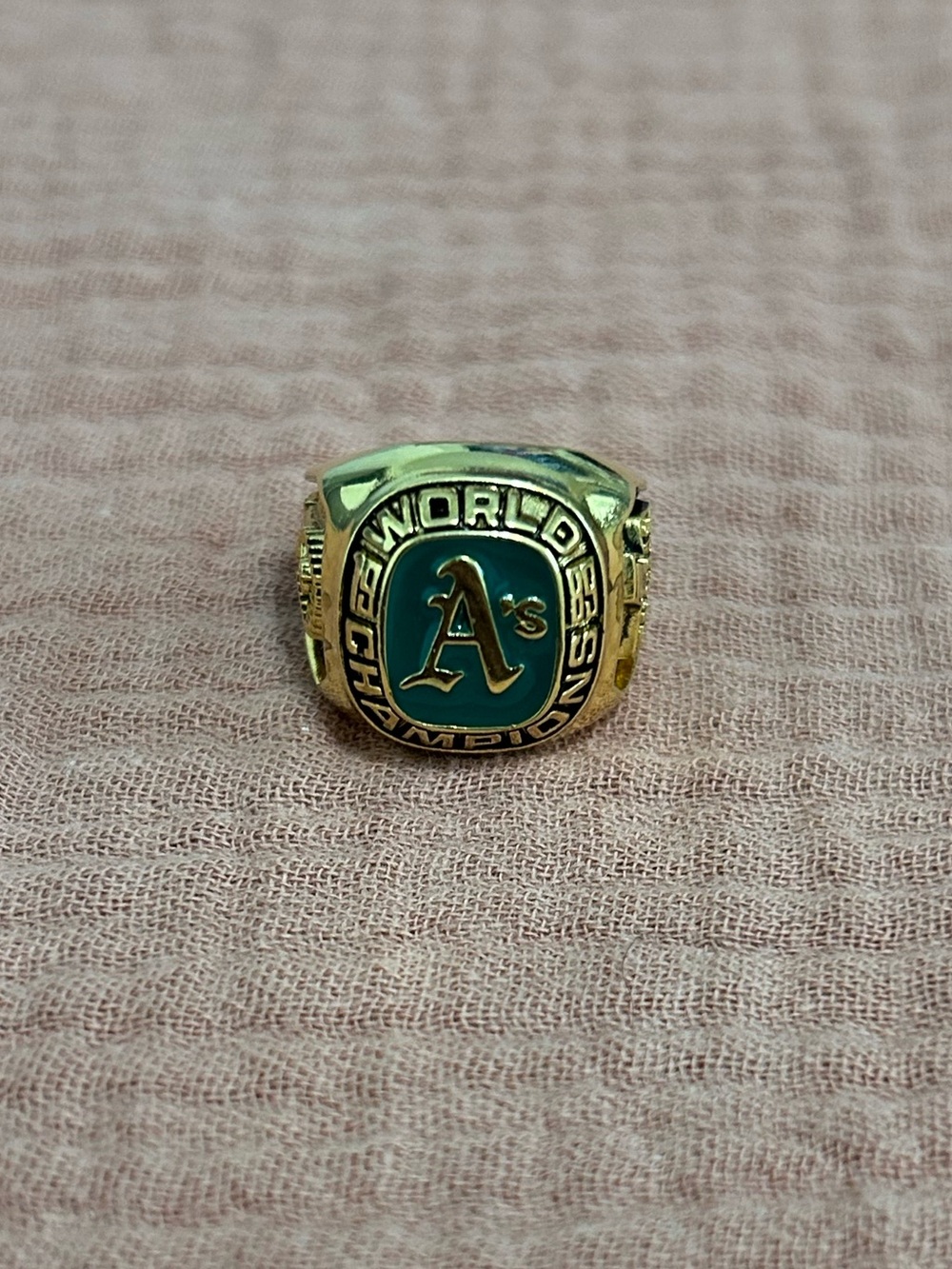 Oakland Athletics 1989 World Champions Commemorative Ring - Picture 2 of 10